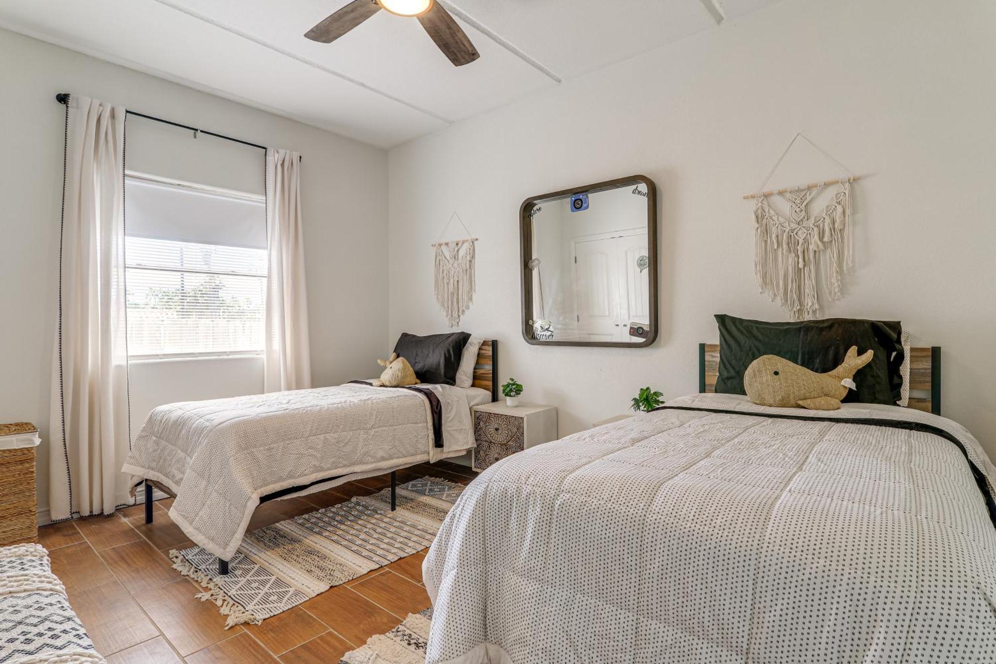 Luxe South Padre Condo With Pool - Walk To Beach! 사우스 파드레 아일랜드 외부 사진