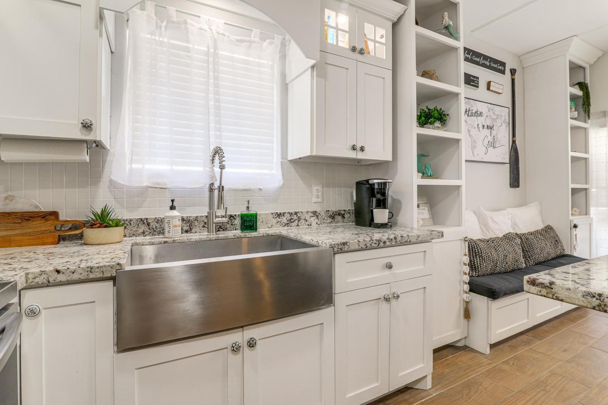 Luxe South Padre Condo With Pool - Walk To Beach! 사우스 파드레 아일랜드 외부 사진