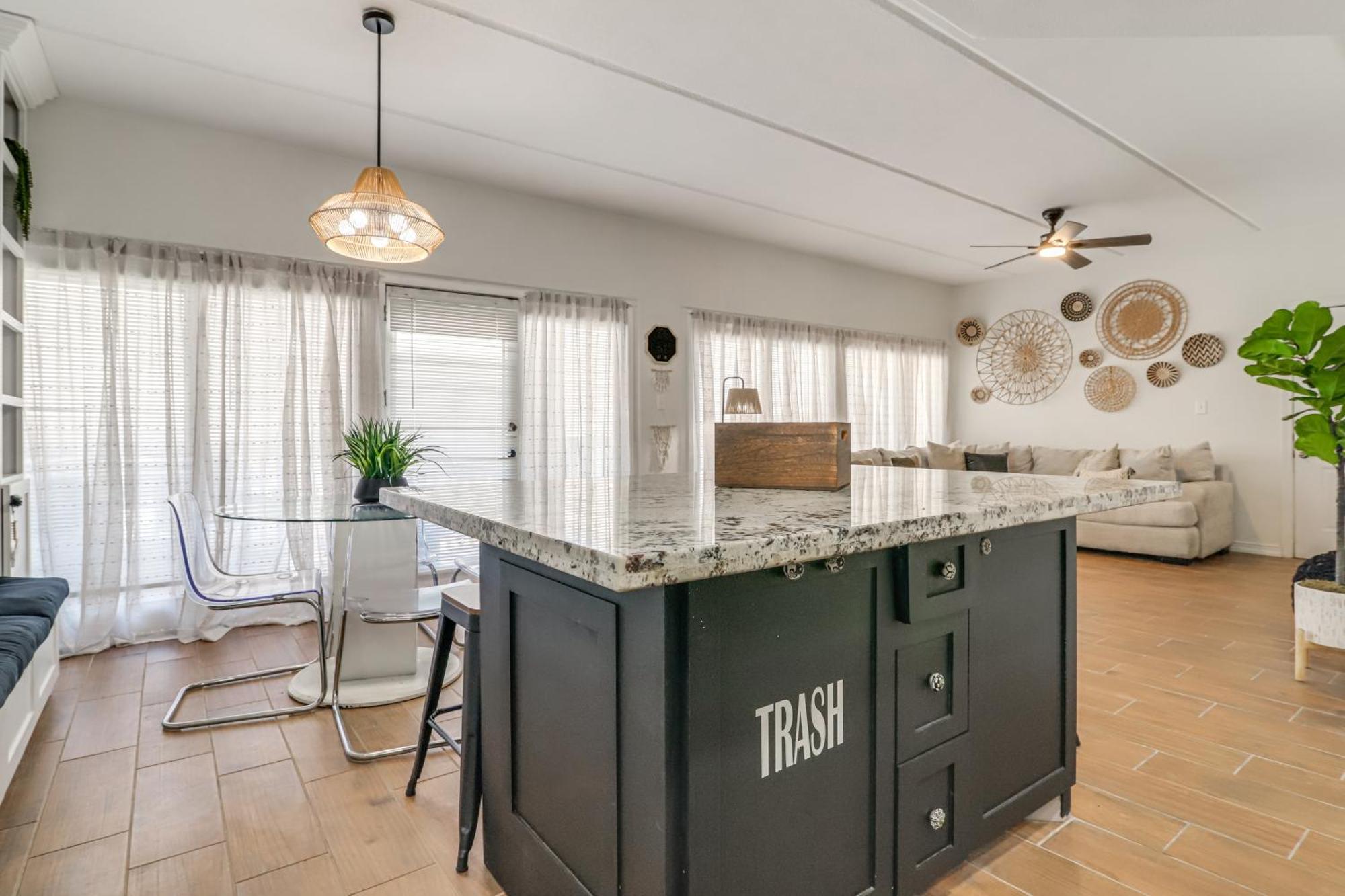 Luxe South Padre Condo With Pool - Walk To Beach! 사우스 파드레 아일랜드 외부 사진
